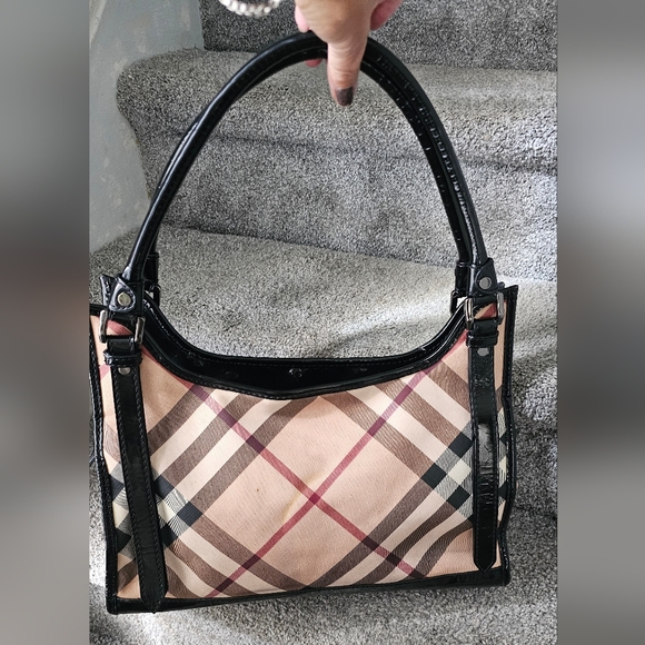 Burberry Ashmore Supernova Shoulder Bag [Authentic] - Picture 1 of 16